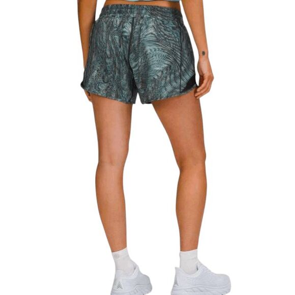 LULULEMON ATHLETICA Hotty Hot Low-Rise Short '4" Size 4 - Picture 3 of 6